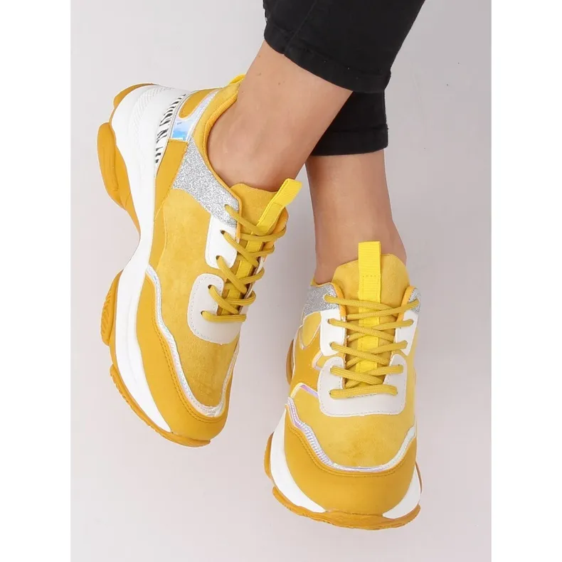 GELE SPORTSCHOENEN VOOR DAMES C3127 GEEL