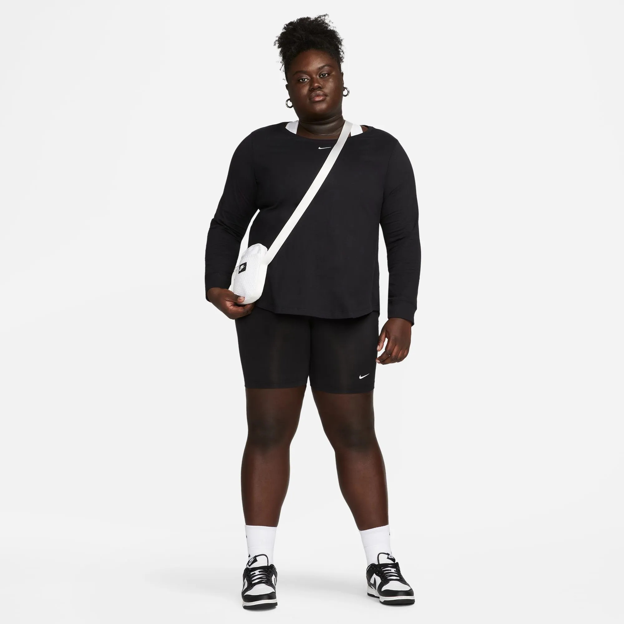 NIKE SPORTSWEAR SHIRT MET LANGE MOUWEN WOMEN'S LONGSLEEVE TSHIRT (PLUS SIZE)
